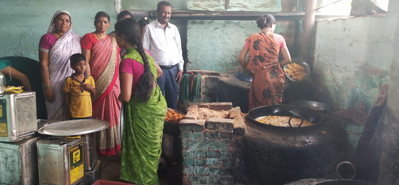 https://1ngo.sgp1.digitaloceanspaces.com/media/NCUI/SNACKS_TRAINING_AT_YADGIRI.jpg