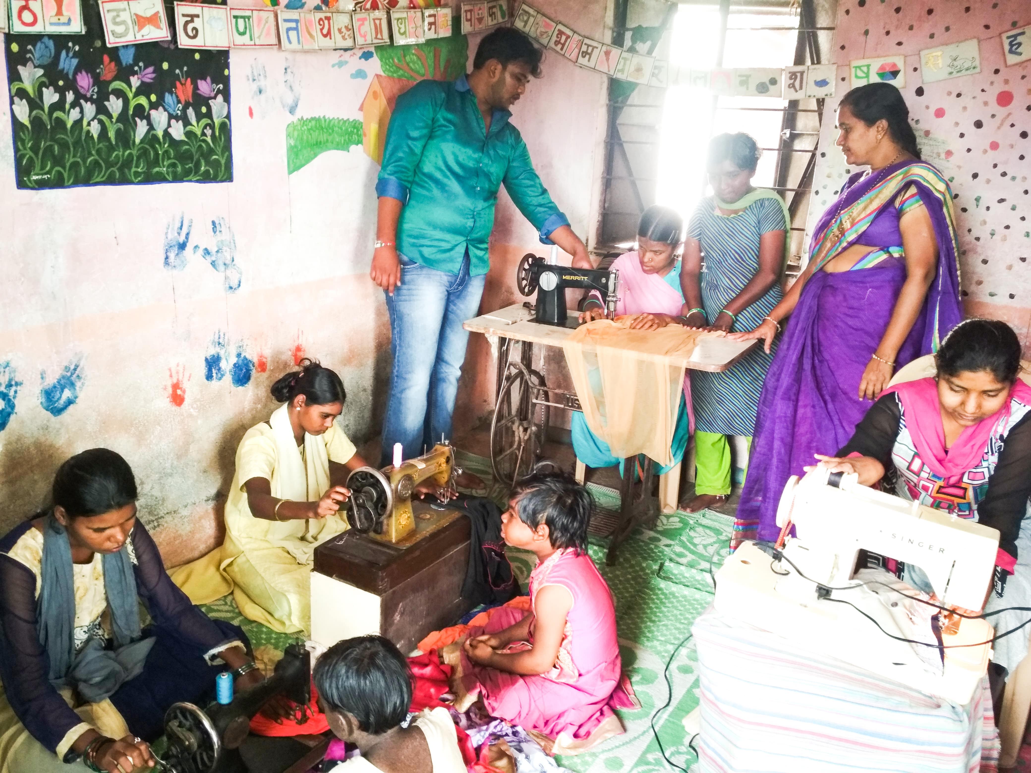 https://1ngo.sgp1.digitaloceanspaces.com/media/aadharsanstha/about3.jpg