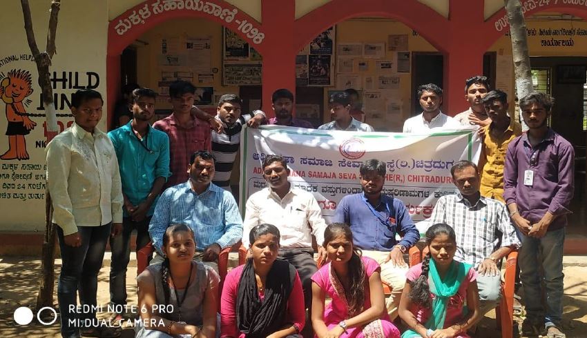 https://1ngo.sgp1.digitaloceanspaces.com/media/adhirakshana/1NGO-00269-Adhirakshana_Samaja_Seva_Samithi-Activities-Awareness_Program.JPG