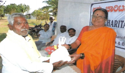 https://1ngo.sgp1.digitaloceanspaces.com/media/ammact/1NGO_-_0000_-_Ammact_-_Distribution_of_Relief_Materials_-_Rural_Karnataka.jpg