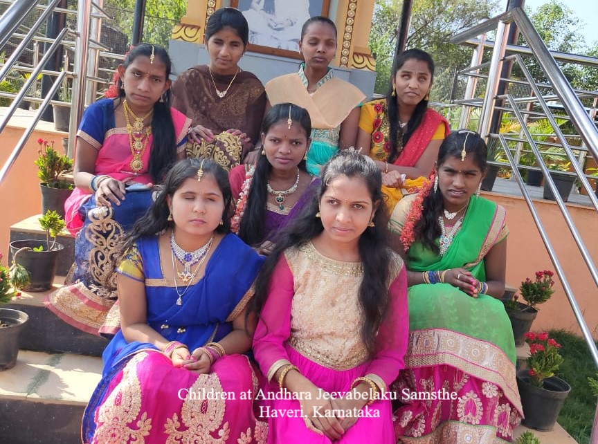 https://1ngo.sgp1.digitaloceanspaces.com/media/andharajeevabelaku/1NGO-00241-Andhar_Jeevabelaku_Samsthe-Main-page1.jpg1.jpeg