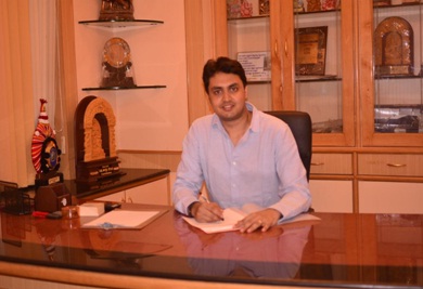 https://1ngo.sgp1.digitaloceanspaces.com/media/ashwini/1NGO-000018-Ashwini_Medical_Hospital-Board_members-Dr._Radhesh.jpg