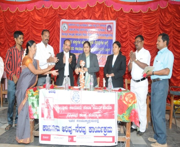 https://1ngo.sgp1.digitaloceanspaces.com/media/mmass/1NGO-00274-Mahileyara_Mattu_Angavikalara_Seva_Samsthe-Activities-Legal_awareness.jpg