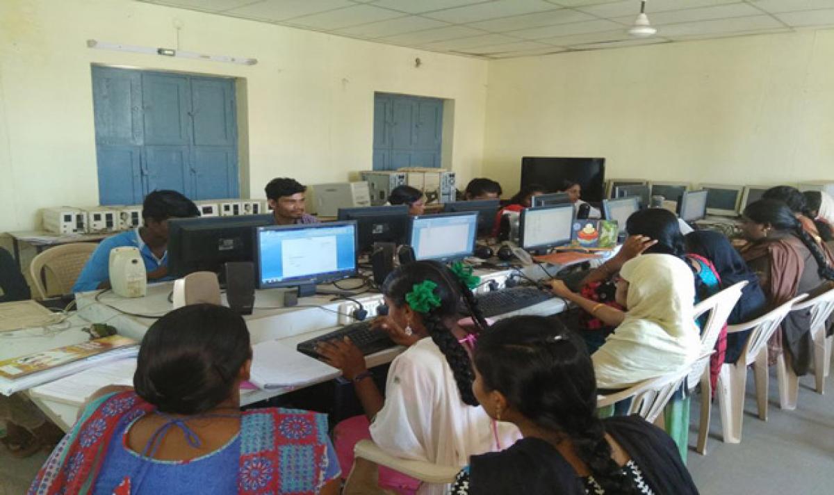 https://1ngo.sgp1.digitaloceanspaces.com/media/sahayatrust/5434_computer.jpg