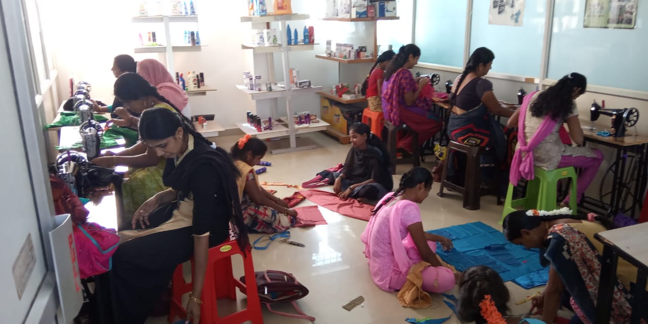 https://1ngo.sgp1.digitaloceanspaces.com/media/shreemanyatrust/tailoring_activity.jpg