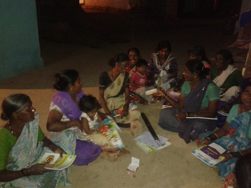 https://1ngo.sgp1.digitaloceanspaces.com/media/yashaswinimahilamandal/1NGO-0112-Yashaswini-literacy.jpg