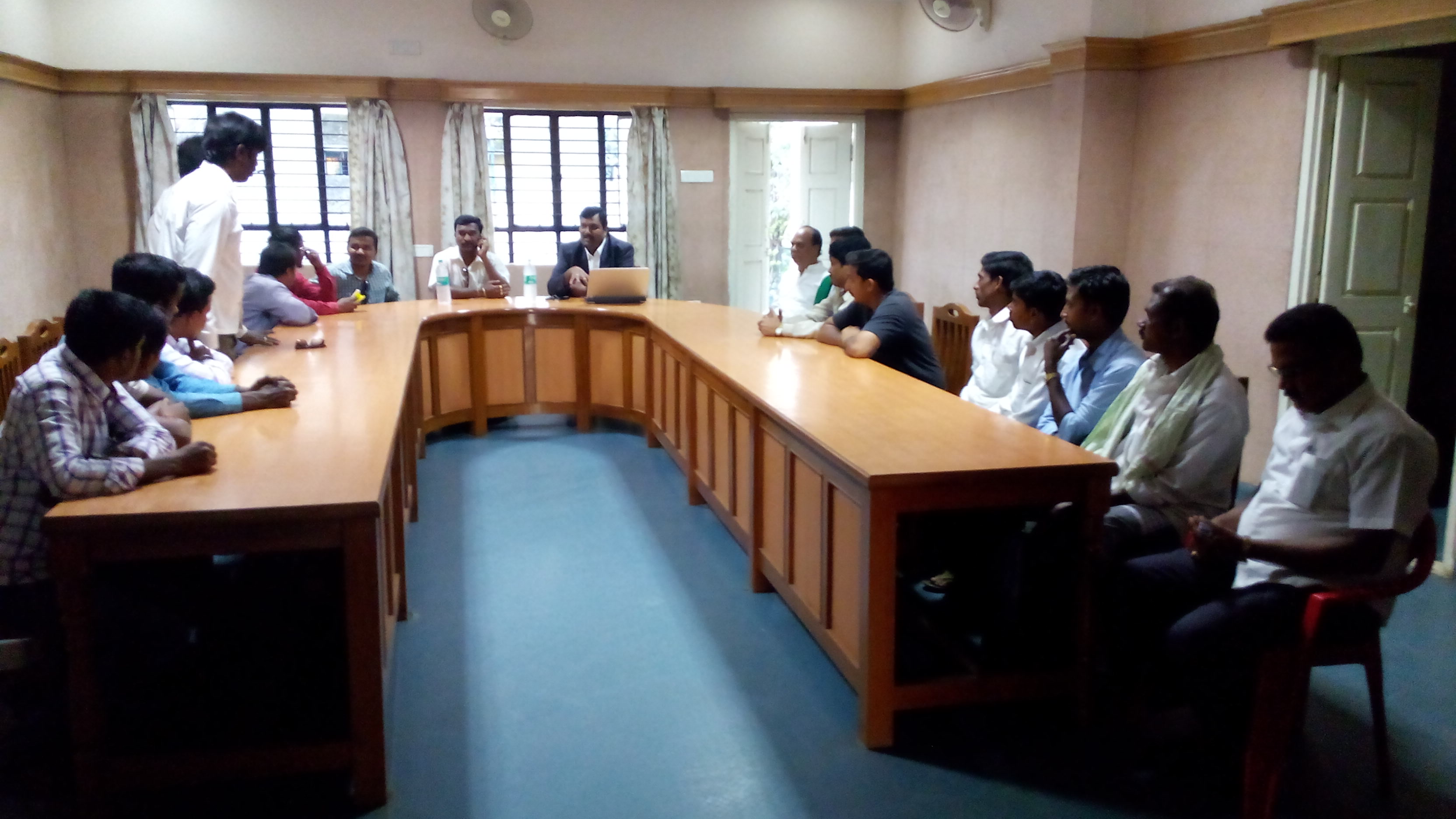 https://1ngo.sgp1.digitaloceanspaces.com/media/youths/20150227_Conferrence_entreprenuer_development.jpg