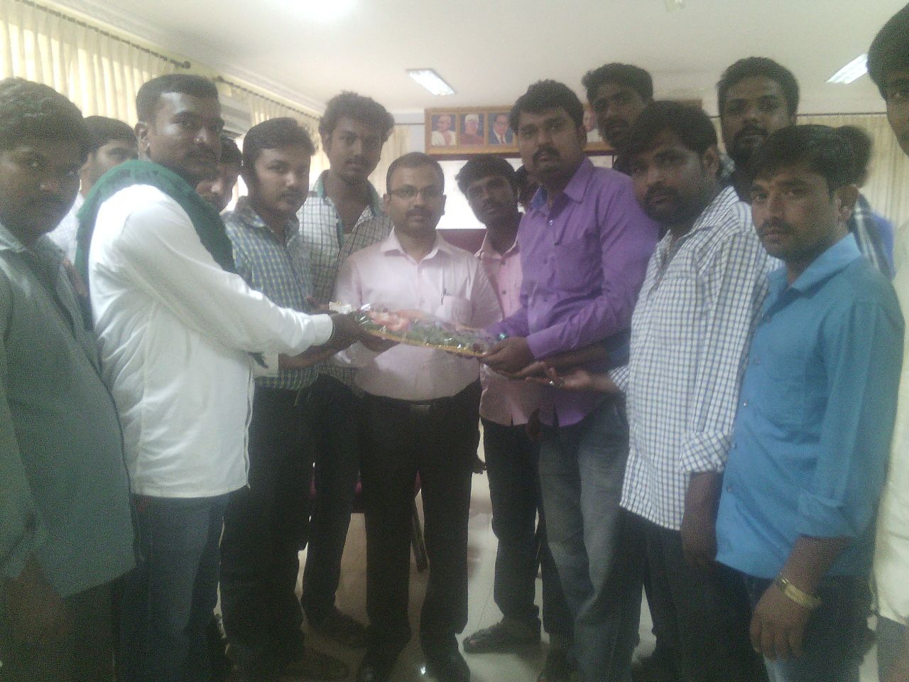 https://1ngo.sgp1.digitaloceanspaces.com/media/youths/20150709_Meet_R.Girish_IAS_for_discuss_about_awarness_programme.jpg